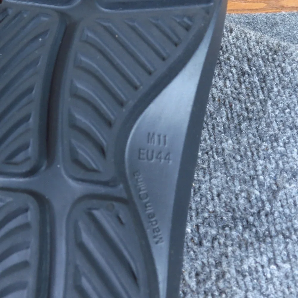 HUHV Recovery Slides Mens Sandals Size 11 Casual Post-Workout Comfort Black Foam